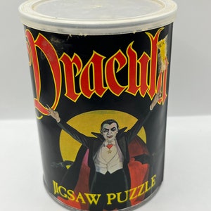 Vintage 1974 Universal Monsters Dracula Puzzle Can - Compleet