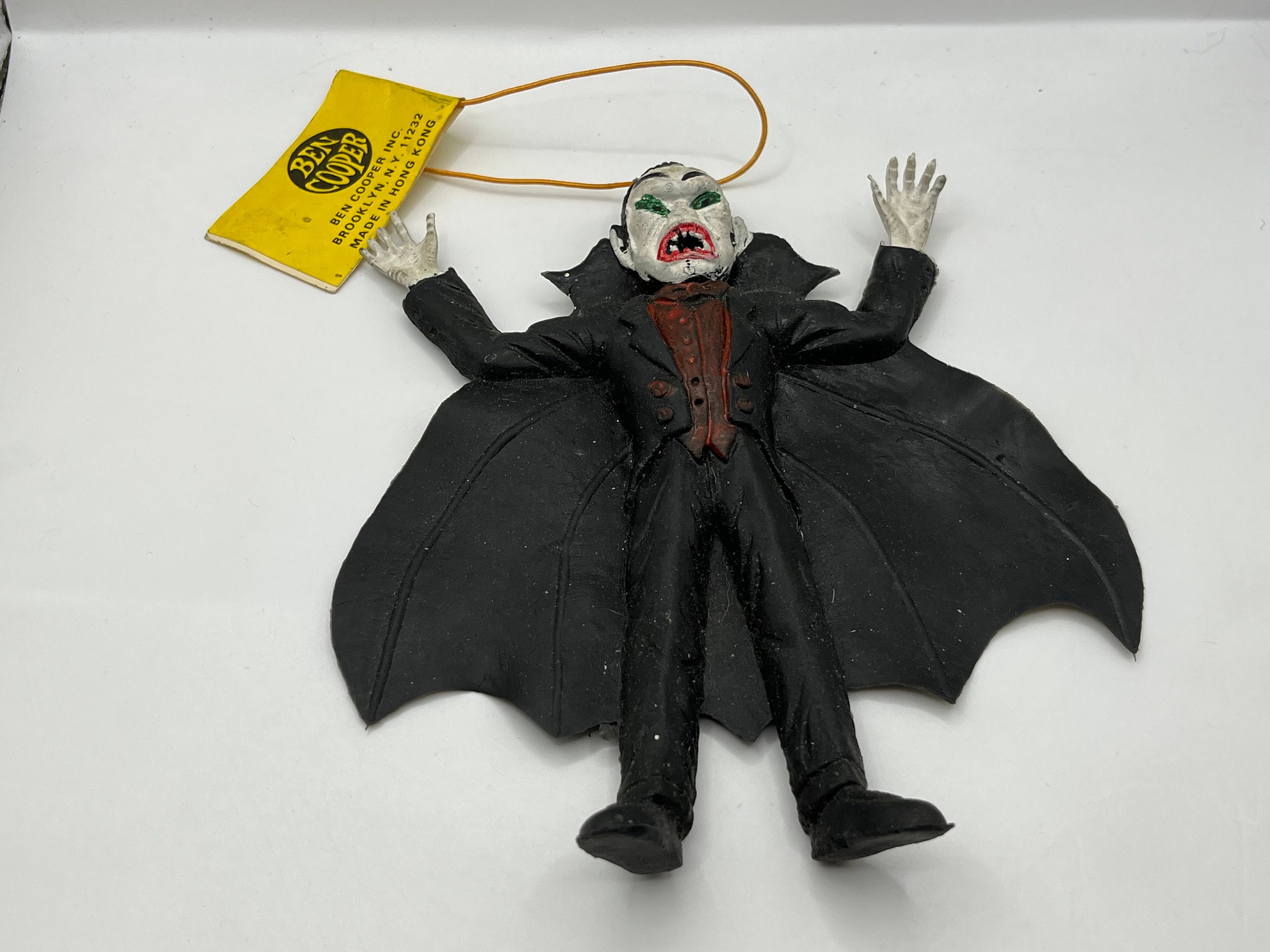 口コミ・レビューで人気商品を探そう Cooper Ben 1970s Vintage Dracula Tag & String With Jiggler コレクション