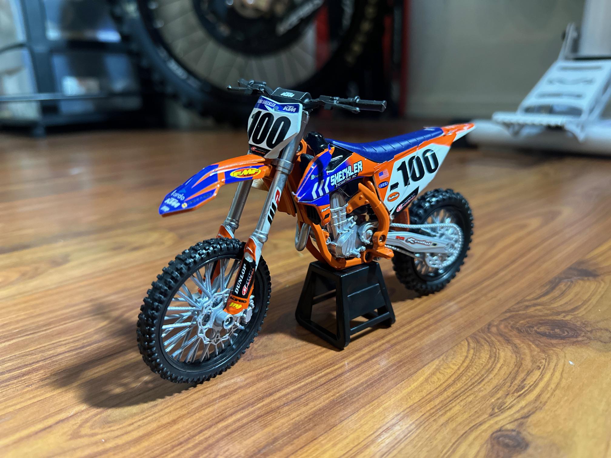 How Fast Can You Run? Run Like a Greyhound!, image size:2016x1512