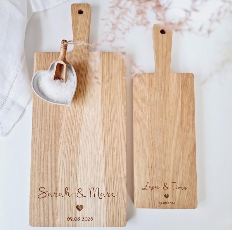 Hochzeitsgeschenk personalisiert - Geschenk zur Hochzeit Standesamt Verlobung - Schneidebrett Eiche - Hochzeitsgeschenke für das Brautpaar