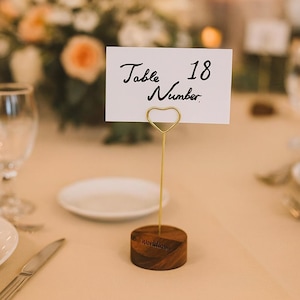Soporte redondo de nogal, porta tarjetas de lugar para bodas, porta etiquetas de pan grabadas a medida, soporte para número de mesa, porta fotos