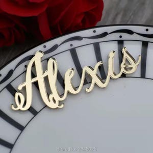 Étiquette personnalisée de signe d'invité de mariage, personnalisation de carte de lieu de nom d'or de miroir acrylique, signe de mariage, décoration élégante de dîner