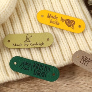 Personalisierte Mini Kunstleder Tags für strickt und häkeln, Tags für Strickmützen, Schraubetiketten, Kleidung Etiketten, 5,2 x 1,5 cm Leder Tags