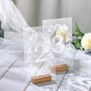 Corona rústica de acrílico transparente para boda, números de mesa con soporte, letrero para fiesta de bienvenida al bebé, número de mesa elegante personalizado