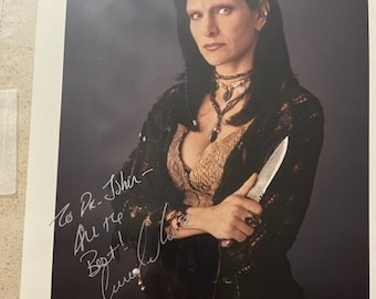 バビロン5 - クルセイド 女優 キャリー・ドブロ デュリーナ・ナフィール役 直筆サイン入り写真（COA付き）