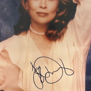 Actress Faye Dunaway Autographed Photo with COA