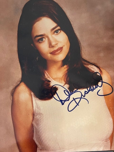 デニス・リチャーズ直筆サイン入り大型写真…Denise Richards デニス・リチャーズ直筆サイン入り大型写真…Denise Richards