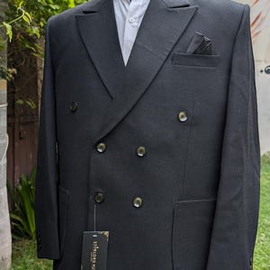 Men&#39;s Double Breasted Black Wool Suit 2 Piece Suit Peak Lapel Patch Pockets 6 Buttons Suit For Men.