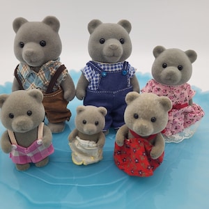 Sylvanian Families Evergreen Grey Bear Family of Six