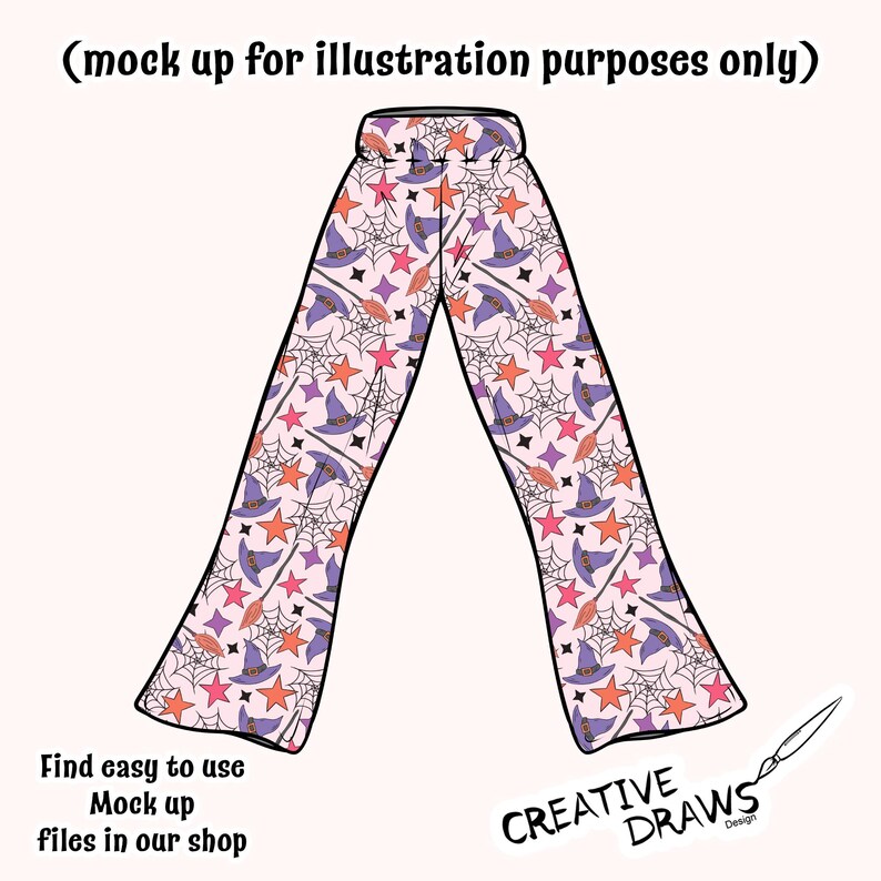 Puede incluir: Pantalones de color rosa claro con un estampado de Halloween con sombreros de bruja, estrellas, telara&ntilde;as y escobas. El texto "(mock up for illustration purposes only)" est&aacute; en la parte superior. El texto "Find easy to use Mock up files in our shop" est&aacute; en la parte inferior.