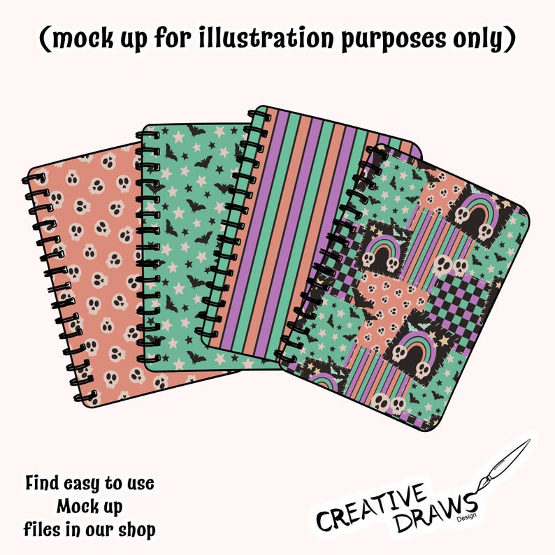Puede incluir: Tres cuadernos con espiral con cubiertas estampadas de colores. Los dise&ntilde;os incluyen calaveras, estrellas, murci&eacute;lagos, rayas y arco&iacute;ris. El texto "(mock up for illustration purposes only)" est&aacute; en la parte superior. El texto "Find easy to use Mock up files in our shop" est&aacute; en la parte inferior.