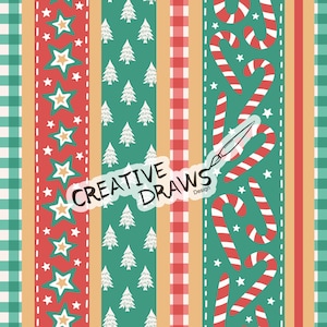 Op de afbeelding: Een feestelijk kerstpatroon met verticale strepen in rood, groen en goud. Het ontwerp bevat sterren, kerstbomen, zuurstokken en een ruitpatroon. De tekst "CREATIVE DRAWS Design" is over de afbeelding geplaatst.