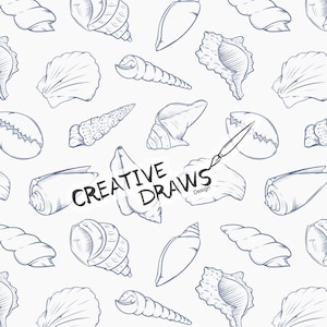以下が含まれることがあります： 白い背景に青いインクで手描きされた貝殻のシームレスパターン。パターンには、らせん状の貝殻、ハマグリ、カキなど、さまざまな形と大きさの貝殻が含まれています。画像の中央には、黒いインクで「CREATIVE DRAWS Design」というテキストが書かれています。