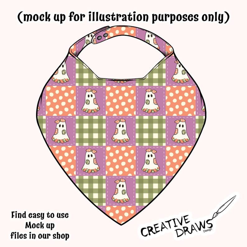 Pu&ograve; includere: Una bavaglina a bandana con un motivo ripetuto di fantasmi bianchi con fiocchi arancioni su uno sfondo a scacchi composto da quadrati viola, arancioni a pois e verde oliva. Il testo recita: (mock up for illustration purposes only), CREATIVE DRAWS Design e Find easy to use Mock up files in our shop.