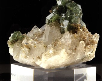 フルオロアパタイト - パナスケイラ鉱山 - ポルトガルの鉱物 - 希少
