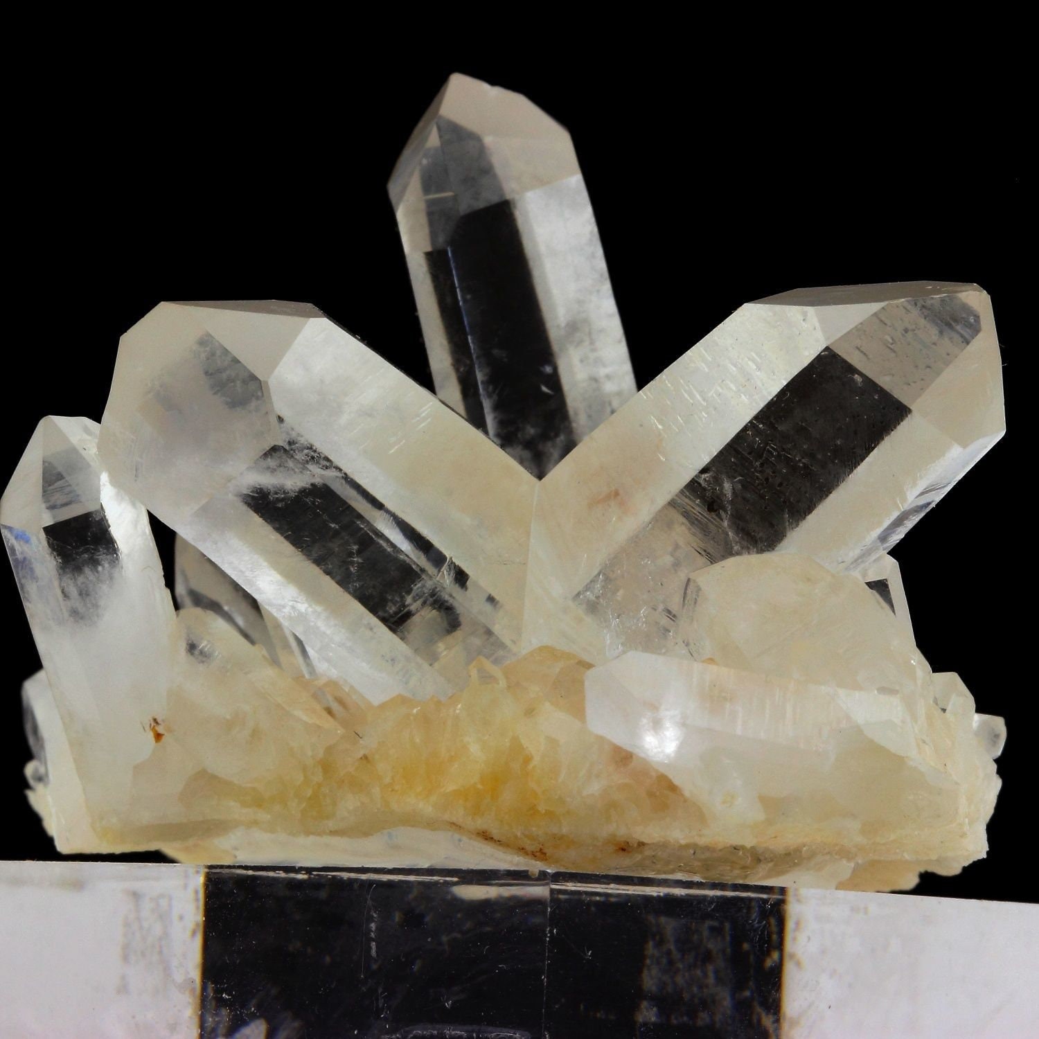 Collection Abijoux Quartz Macle Du Japon. 609.9 Carats. en Provenance de Itremo Commune, Ambatofinan