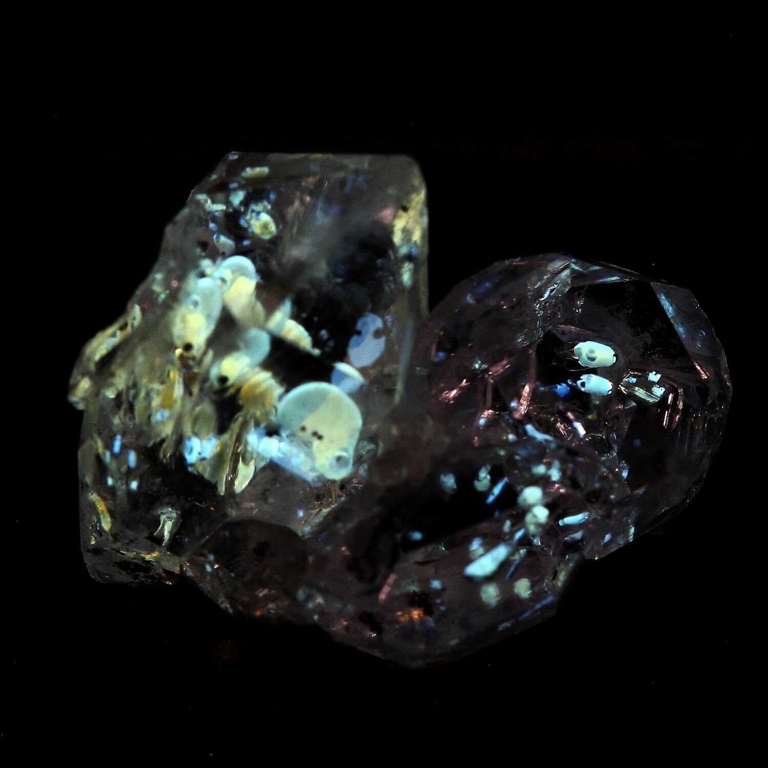 石、鉱物 - クォーツオイル。 9.75カラット。バロチスタン州