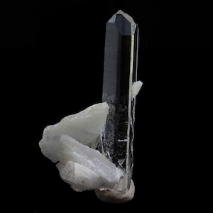 Stones, minerals-Quartz mineral. 31.55 carats. La Gardette Mine, Bourg d’Oisans, Isère, France