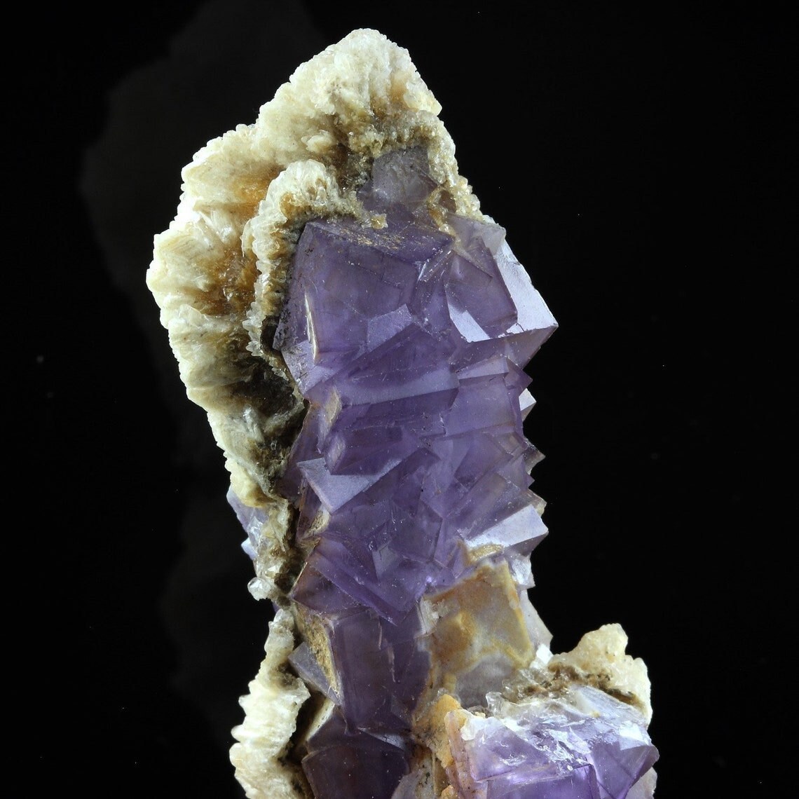 Collection Abijoux Fluorite. 456.0 Carats. Weishan Co., Dali, Yunnan, Chine