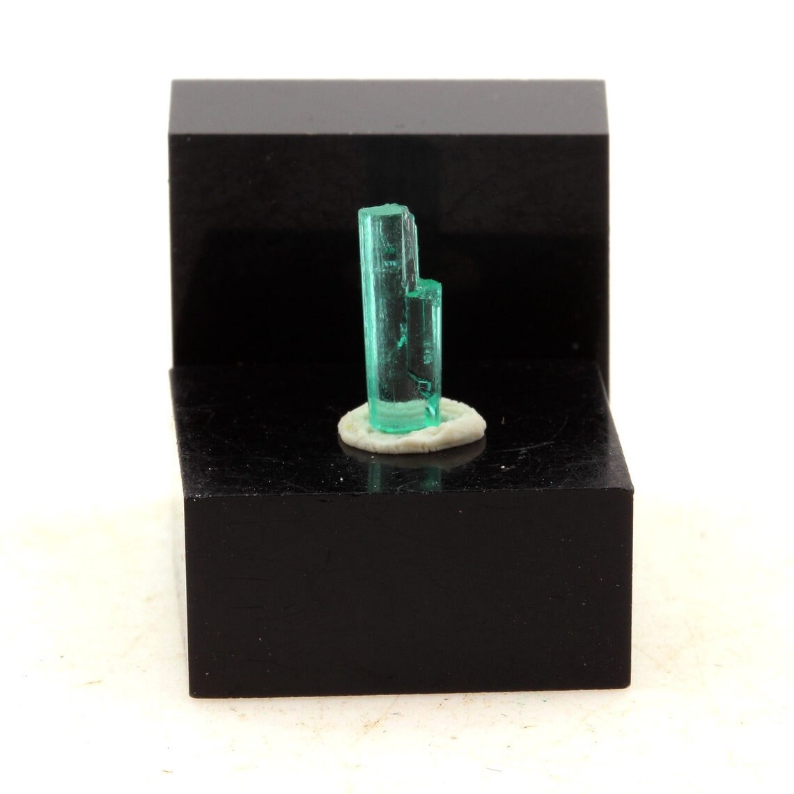 Collection Abijoux Emeraude. 0.85 Carats. Mun. de Chivor, Colombie