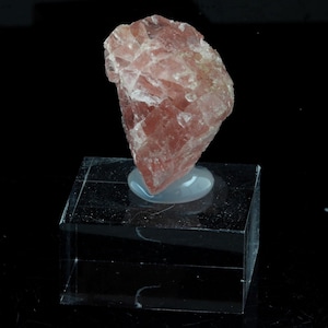 Fluorite mineral. 53.67 carats. Mont-Blanc massif, (Aiguille Verte), Chamonix, Haute-Savoie, Auvergne-Rhône-Alpes, France