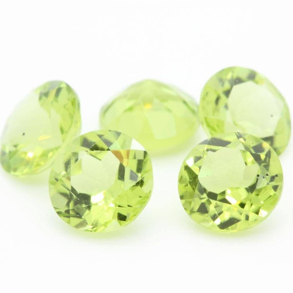 Collection Abijoux Peridot Vert. Rond . If-Vvs1 | Vendu à L'unité en Provenance Du Pakistan 4, 0 mm.