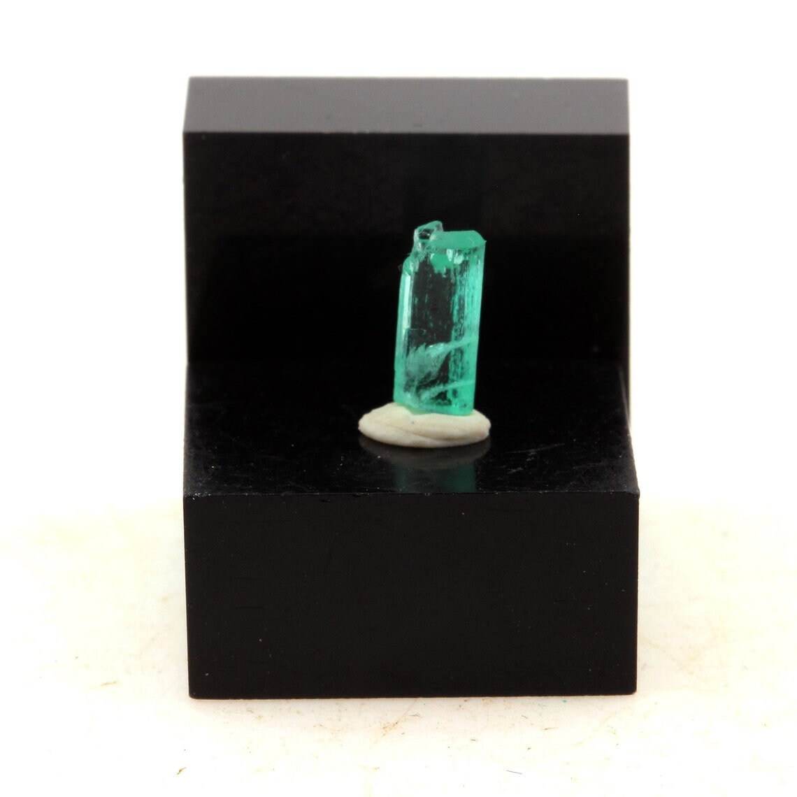 Collection Abijoux Emeraude. 0.77 Carats. Mananjary, Madagascar