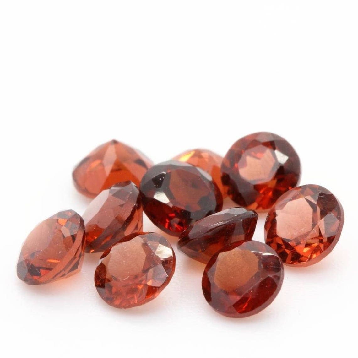 Collection Abijoux Grenat. If-Vvs1. Rond. | Vendu à L'unité . Afrique. 4, 0 mm