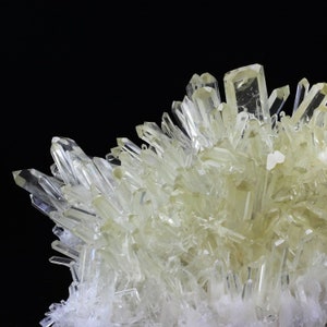 Quartz. 6585.0 carats. Coming from Vizille, Isère, Auvergne-Rhône-Alpes, France