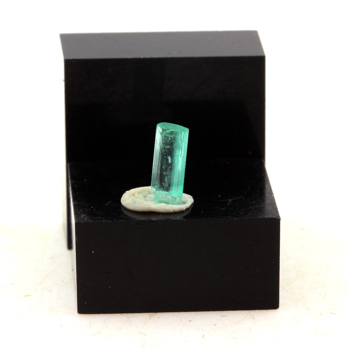 Collection Abijoux Emeraude. 0.63 Carats. Mun. de Chivor, Colombie