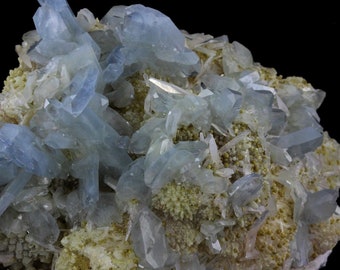 Barite, Calcite, Chalcedony. 5859.0 carats. Coming from Planalto, Rio Grande do Sul, Brazil