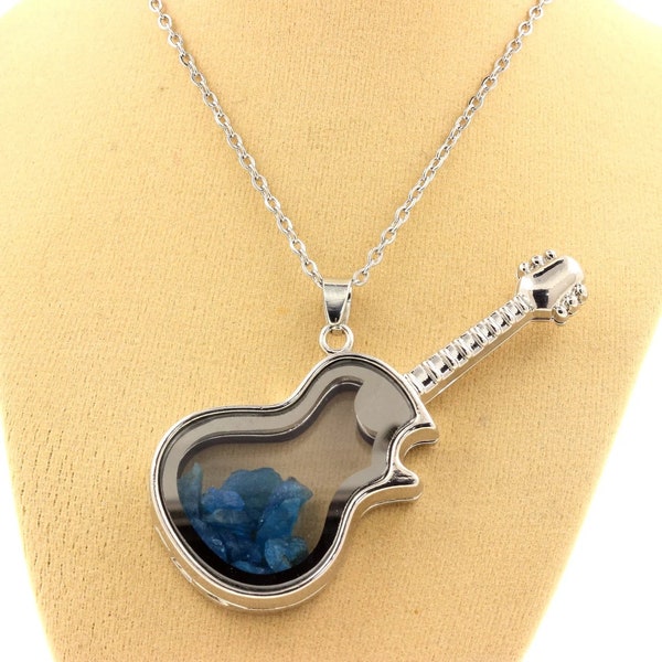 Pendentif Apatite bleu neon brut modèle guitare. Chaîne original pierres naturelles. Bijoux minéraux.