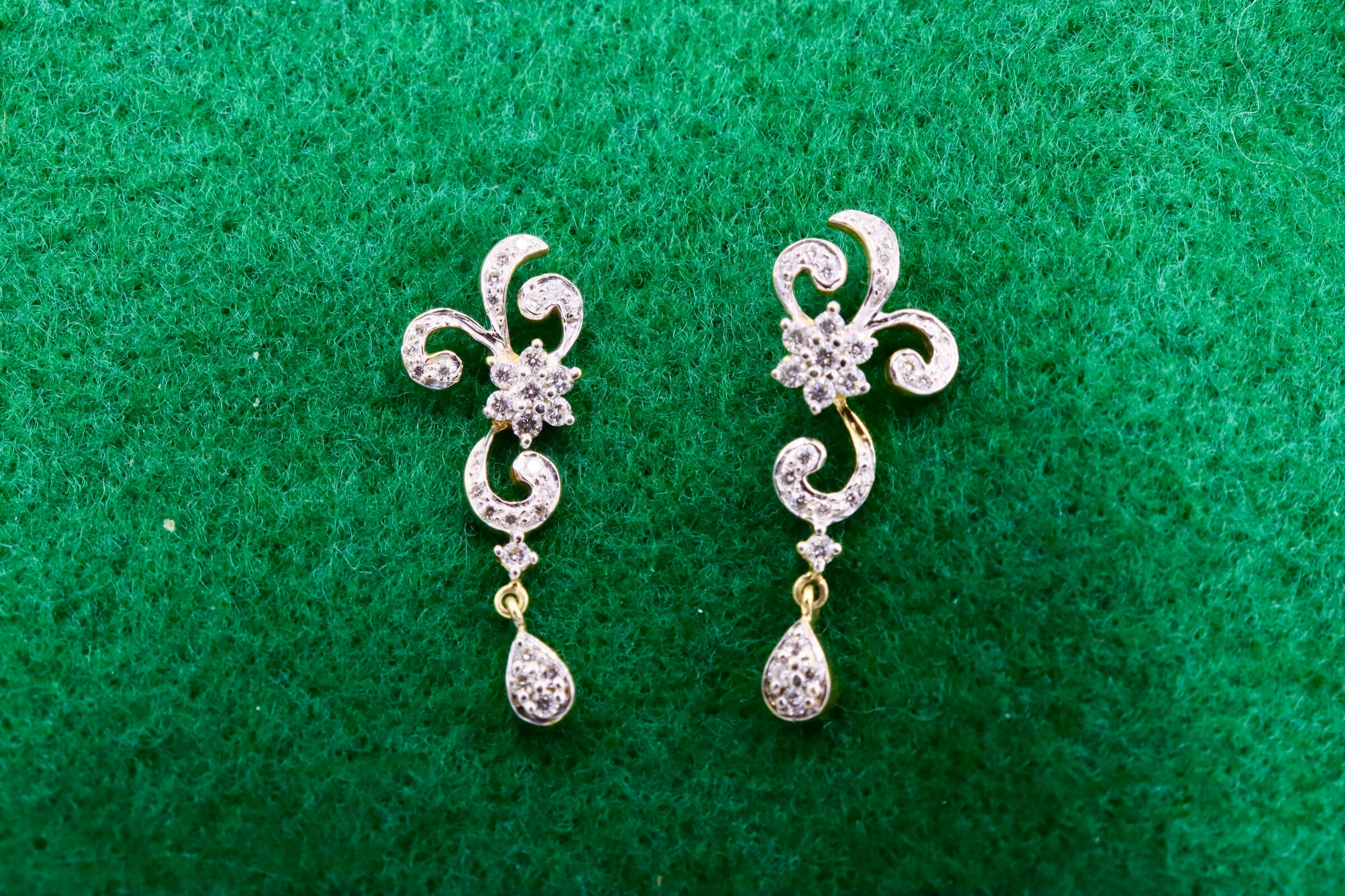 Vintage 18K Yellow Gold Flower Dangle Diamond Earrings Etsy