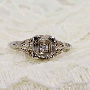 Vintage Art Deco 18k White Gold Filagree Old European Cut Diamond Ring