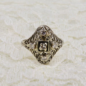Vintage 18k White Gold Filagree Diamond Ring