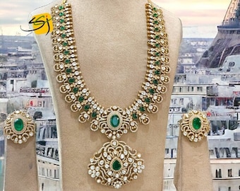 Collar largo CZ Emarald inspirado en Nita Ambani de muy alta calidad Lleno de piedras / Joyería de celebridades / Conjunto de diamantes del sur de la India americana