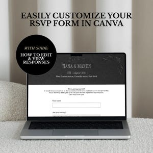 K&ouml;nnte beinhalten: Ein Laptop-Bildschirm zeigt eine anpassbare RSVP-Formularvorlage f&uuml;r eine Hochzeit mit den Namen Tiana & Martin. Der Text dar&uuml;ber lautet EASILY CUSTOMIZE YOUR RSVP FORM IN CANVA und ein schwarzes Kreis-Abzeichen zeigt WITH GUIDE: HOW TO EDIT & VIEW RESPONSES.