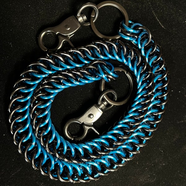 26 inch - Black and Blue Anodized Aluminum Ring Wallet Chain (Half Persian Weave)