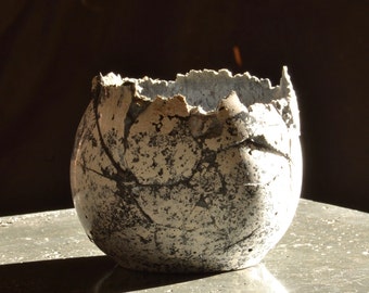 Crackle Concrete Vessel: Sustainable Industrial Decor Art