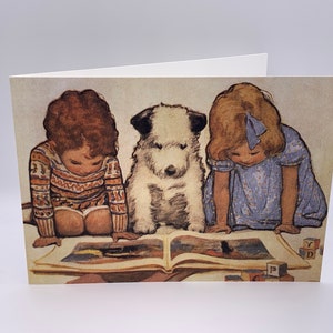 Jessie Willcox Smith. Verhalenboekkunstkaart.  Twee kinderen en puppy tijdens Storytime.  Vintage kaart met lezende kinderen. 7 x 5 inch.