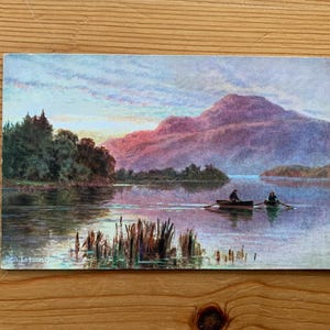 Ben Lomond Antike Postkarte. S Hildesheimer um 1900. Unbenutzte schottische Postkarte. Loch Lomond Antike Postkarte. Boote auf dem Loch Lomond.