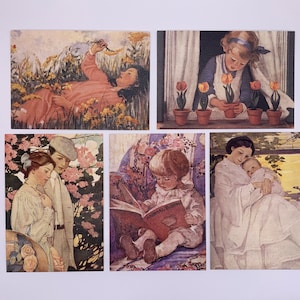 Jessie Willcox Smith 10 Postkarten. Enthält 10 braune Kraftpapier-Umschläge. 10 x Vintage Style Kindheit Kunst-Postkarten. Postkarten zum Einrahmen.