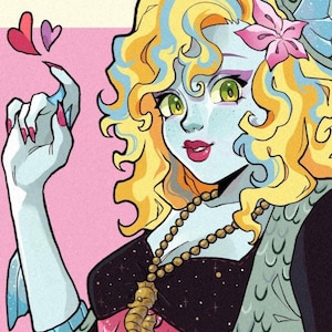 Può includere: Un'illustrazione digitale di un personaggio con pelle blu pallido, capelli gialli ricci e occhi verde brillante. Il personaggio indossa un top nero con una collana con ciondolo a forma di cavalluccio marino, un fiore rosa tra i capelli e unghie rosa.