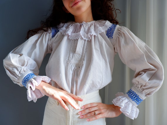 Vintage Romanian Blouse / Hand-embroidered / Pete… - image 2