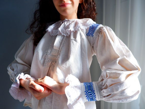 Vintage Romanian Blouse / Hand-embroidered / Pete… - image 1