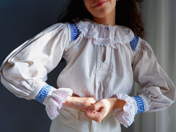 Vintage Romanian Blouse / Hand-embroidered / Pete… - image 4