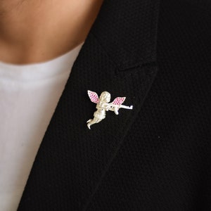 Broszka Kupidyn Anioł Stróż | Broszka Kupidyn z Pistoletem | Prezent dla niego | Prezent na Boże Narodzenie | Diamenty CZ | Broszka minimalistyczna | Prezent dla chłopaka