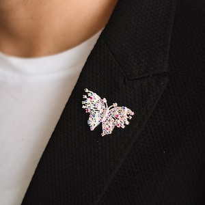 Schmetterling Brosche | Broschen für Frauen | Tierschmuck | Halloween Geschenk | Herbst Designer Kollektion | Minimalistische Brosche Anstecknadel | Geschenk für Männer