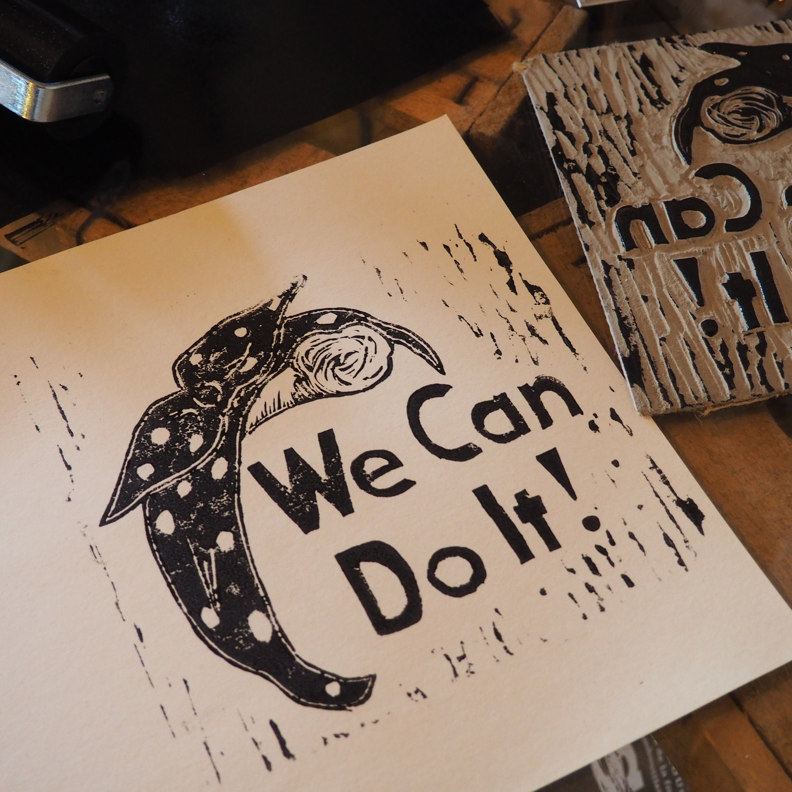 Linogravure Féministe We Can Do It