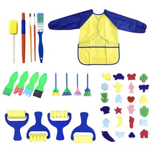 Könnte beinhalten: Ein Set mit Bastelutensilien für Kinder, darunter Pinsel, Rollen, Schwämme und eine Schürze. Das Set enthält eine Vielzahl von Farben und Formen, perfekt für kreativen Ausdruck.